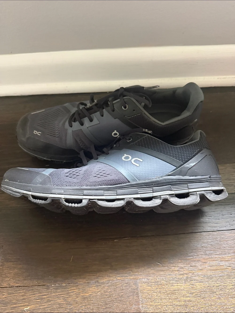On Running Men's Black Athletic Cloud-Style Running Shoes